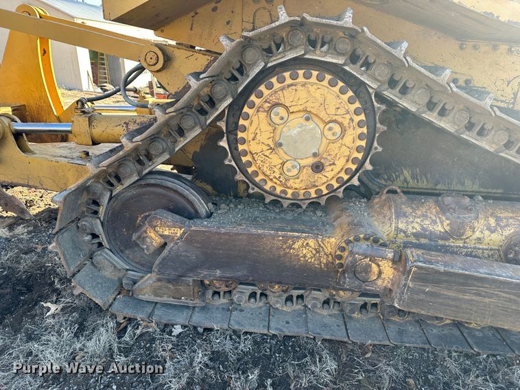 image for item DR7468 1998 Caterpillar D7R  dozer