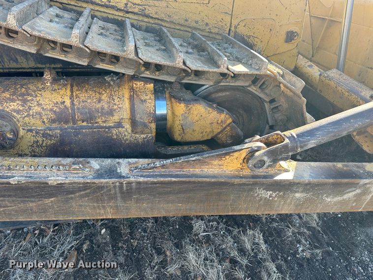 image for item DR7468 1998 Caterpillar D7R  dozer
