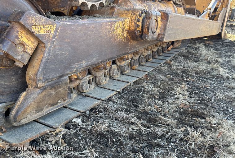 image for item DR7468 1998 Caterpillar D7R  dozer