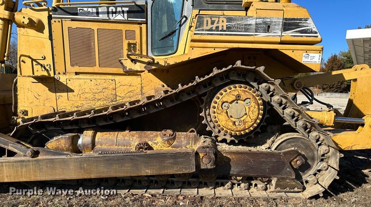 image for item DR7468 1998 Caterpillar D7R  dozer