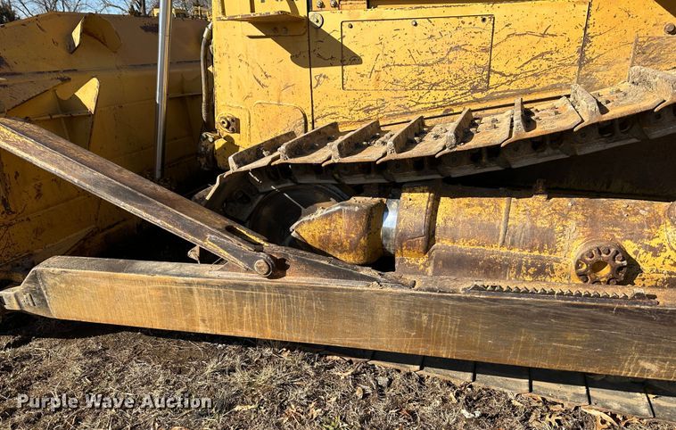 image for item DR7468 1998 Caterpillar D7R  dozer