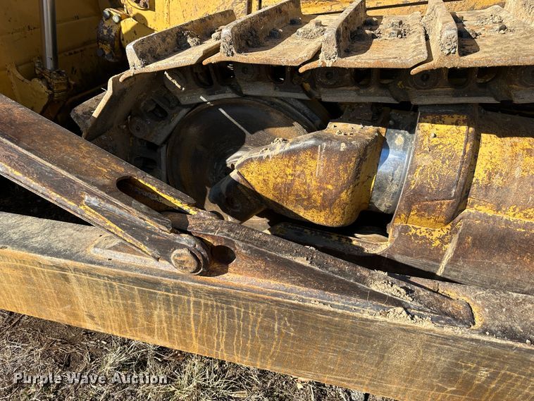 image for item DR7468 1998 Caterpillar D7R  dozer