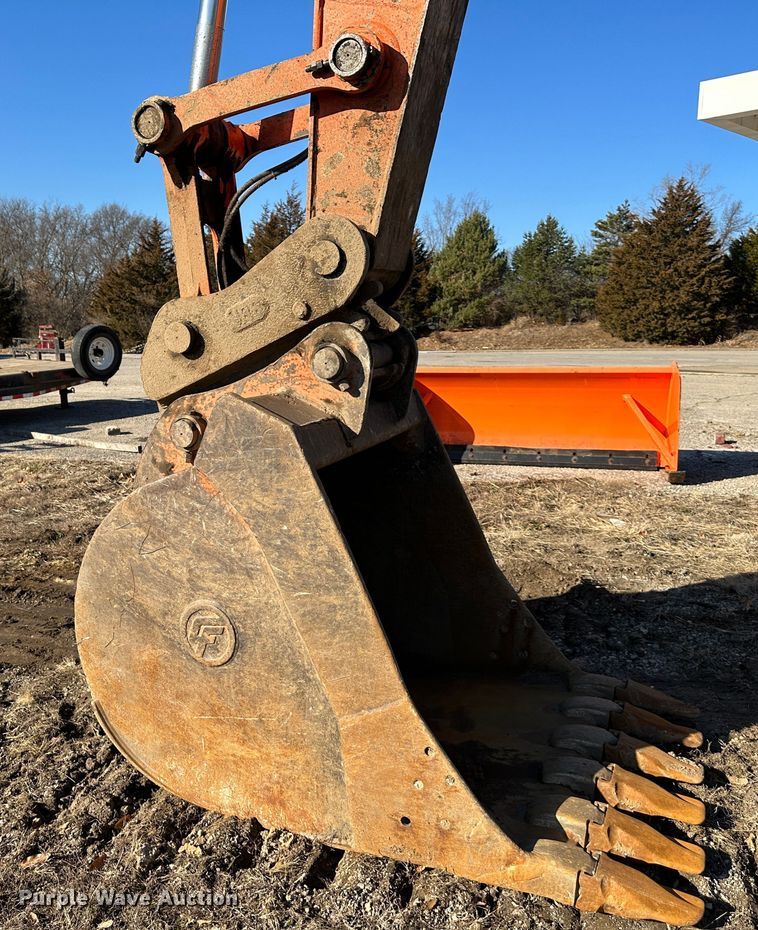 image for item DR7469 2002 Hitachi 330LC  excavator