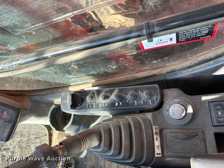 image for item DR7469 2002 Hitachi 330LC  excavator