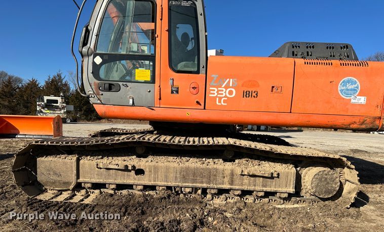 image for item DR7469 2002 Hitachi 330LC  excavator