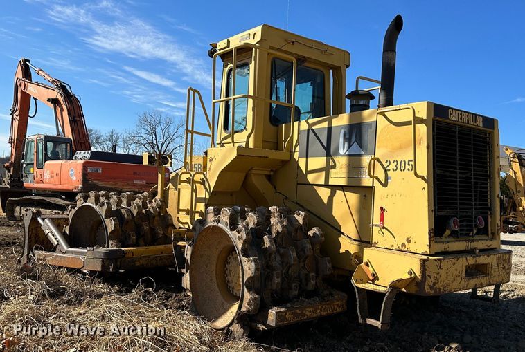 image for item DR7470 1992 Caterpillar 815B  landfill compactor