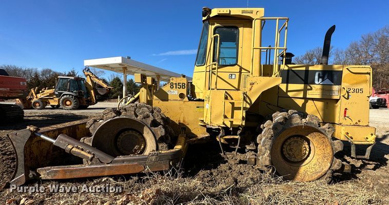 image for item DR7470 1992 Caterpillar 815B  landfill compactor