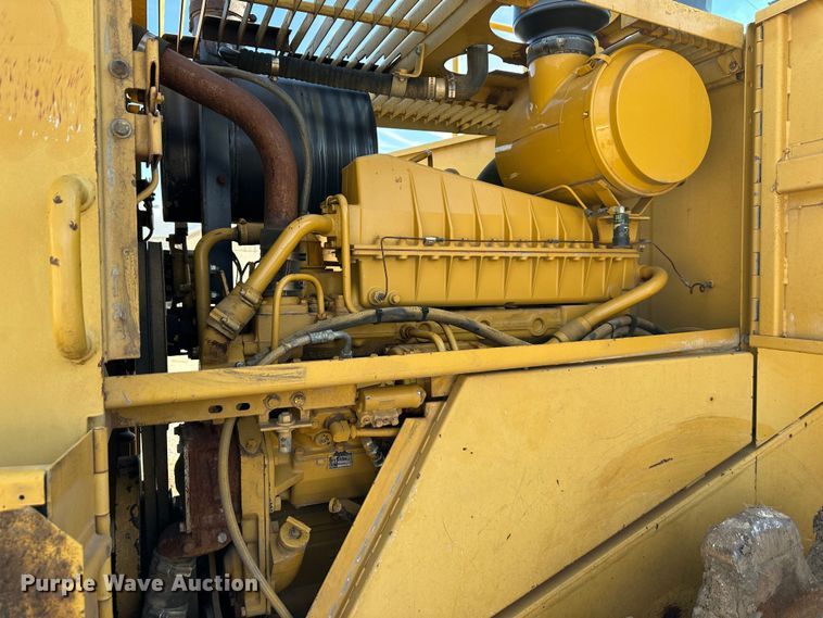 image for item DR7470 1992 Caterpillar 815B  landfill compactor