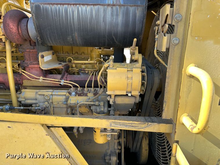 image for item DR7470 1992 Caterpillar 815B  landfill compactor