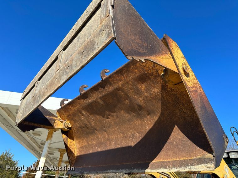 image for item DR7472 1999 Case 580 Super L II  backhoe