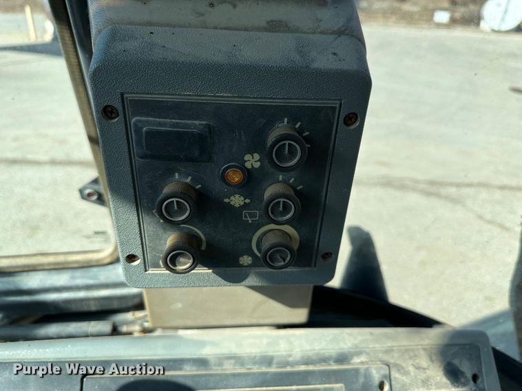 image for item DR7473 1999 Case 580 Super L II  backhoe