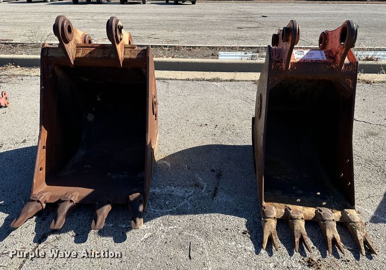 image for item DR7476 (2) excavator buckets