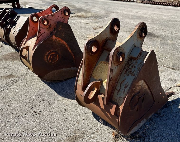image for item DR7476 (2) excavator buckets