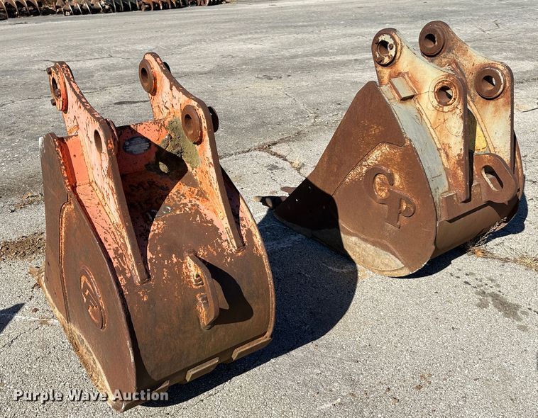 image for item DR7476 (2) excavator buckets