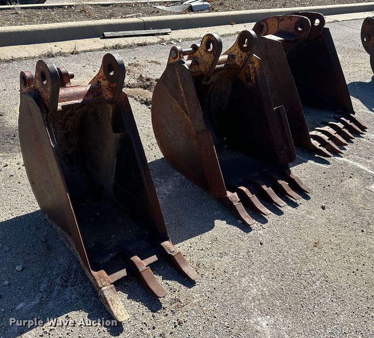 image for item DR7479 (3) backhoe buckets