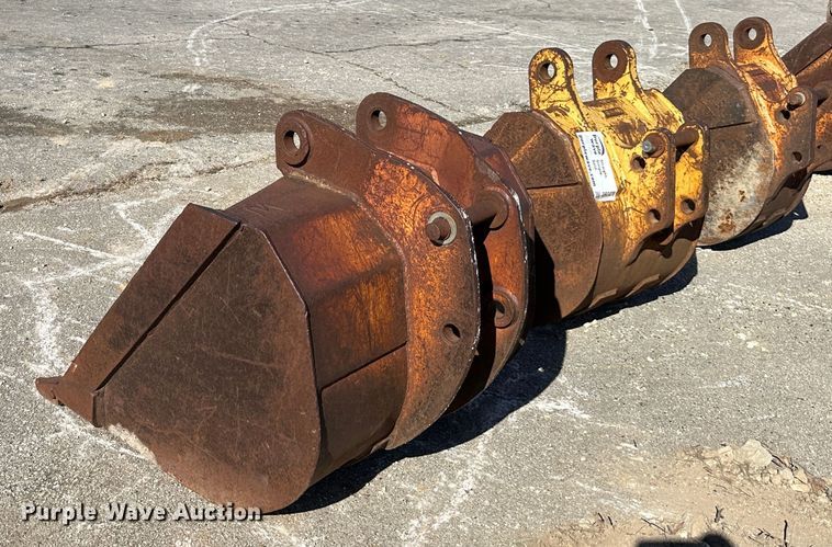 image for item DR7479 (3) backhoe buckets