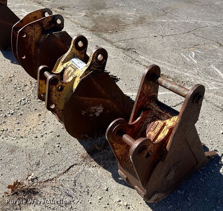 image for item DR7480 (3) backhoe buckets