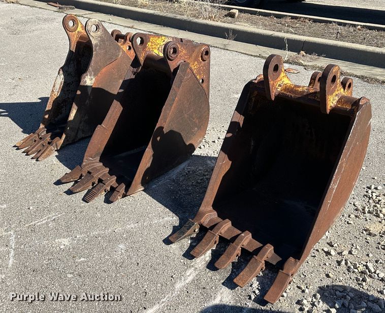 image for item DR7481 (3) backhoe buckets