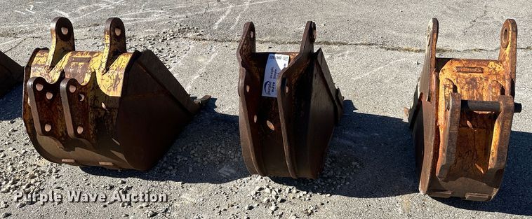 image for item DR7481 (3) backhoe buckets