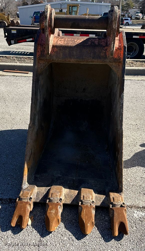 image for item DR7482 Excavator bucket