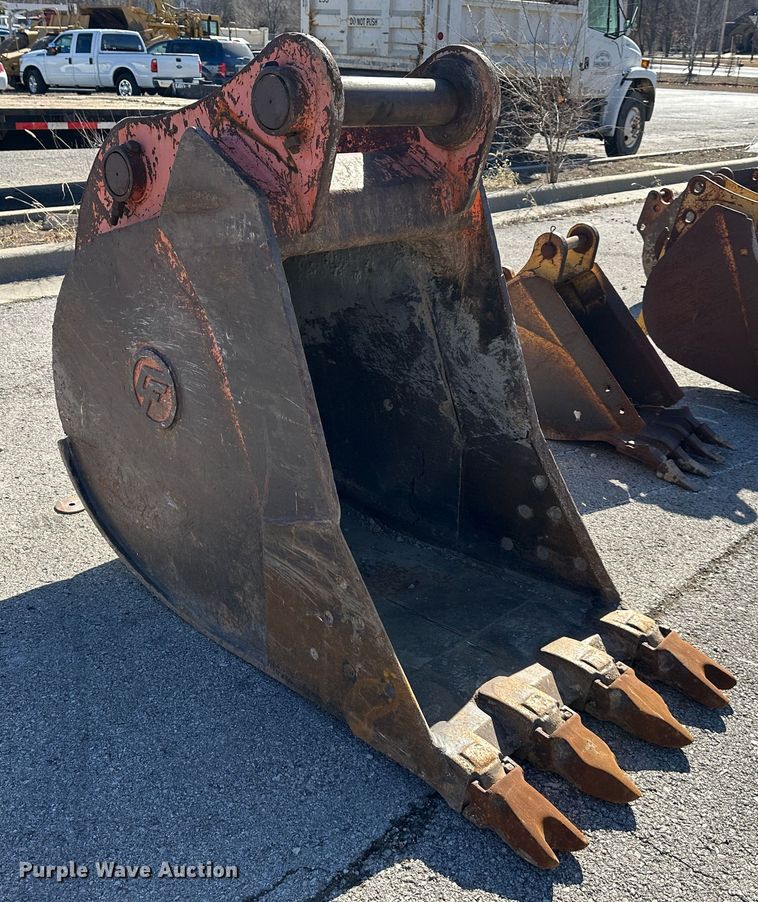 image for item DR7482 Excavator bucket