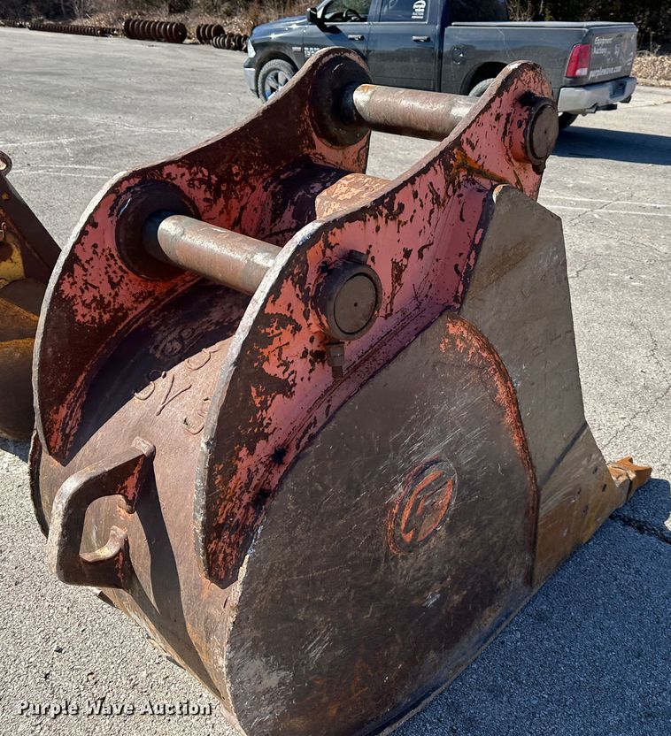 image for item DR7482 Excavator bucket