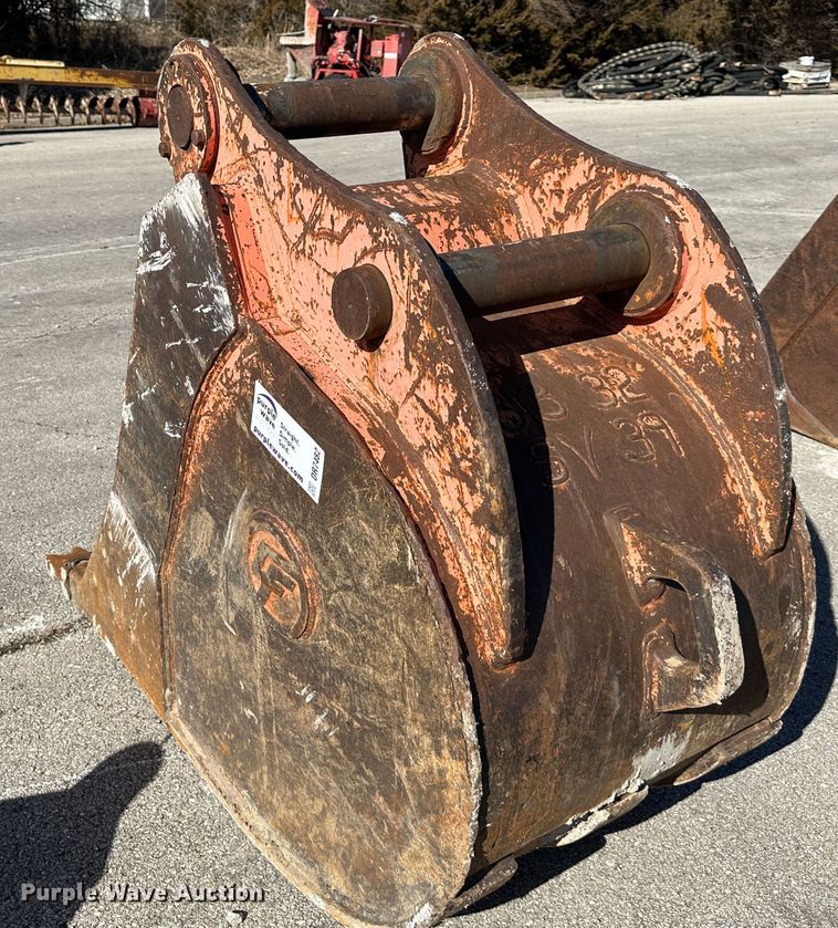 image for item DR7482 Excavator bucket