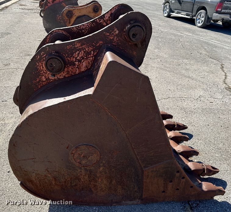 image for item DR7483 CF  excavator bucket