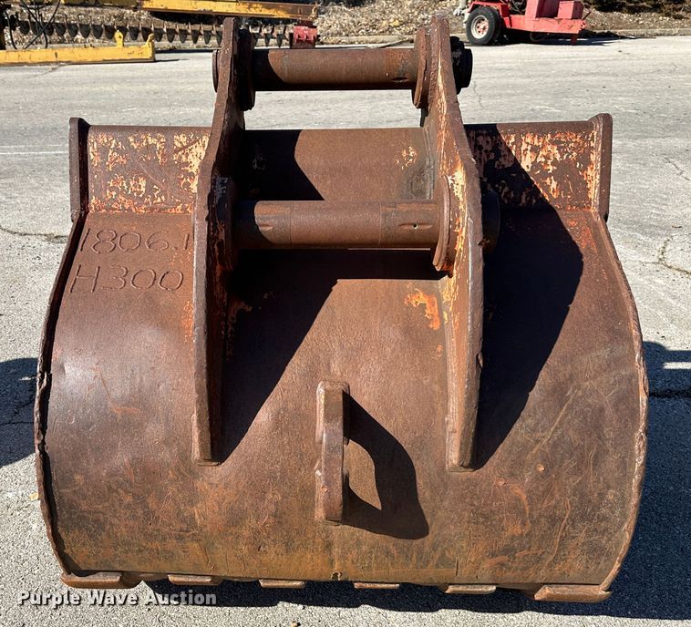 image for item DR7483 CF  excavator bucket