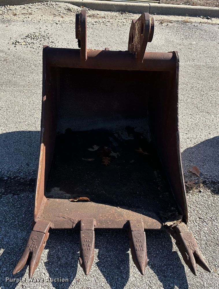 image for item DR7484 Excavator bucket