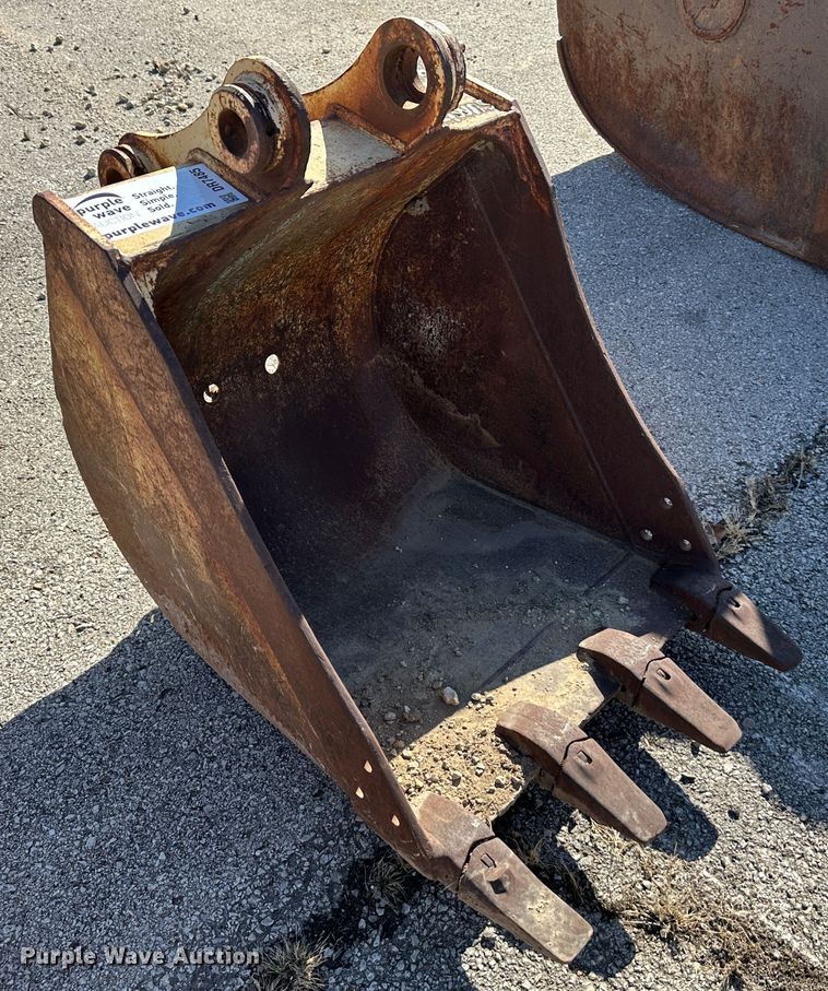 image for item DR7485 Excavator bucket