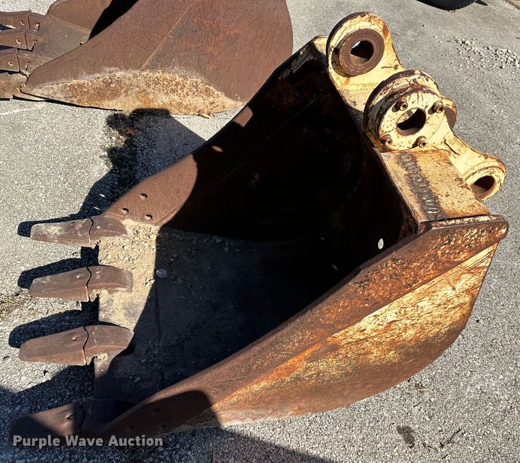 image for item DR7485 Excavator bucket