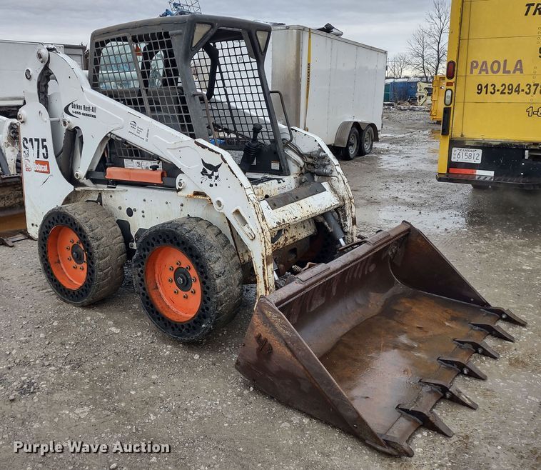 image for item DR8182 2012 Bobcat S175  skid steer loader