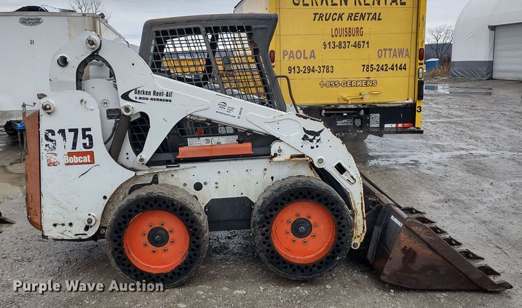 image for item DR8182 2012 Bobcat S175  skid steer loader