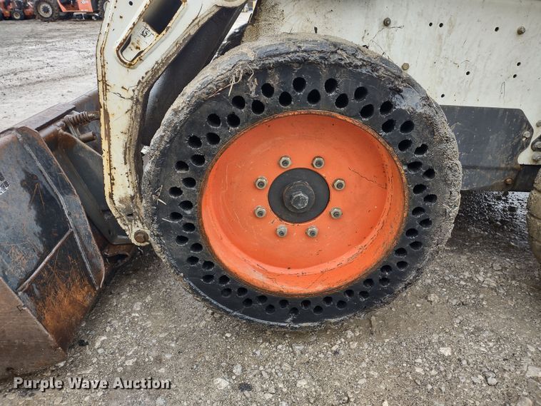 image for item DR8182 2012 Bobcat S175  skid steer loader