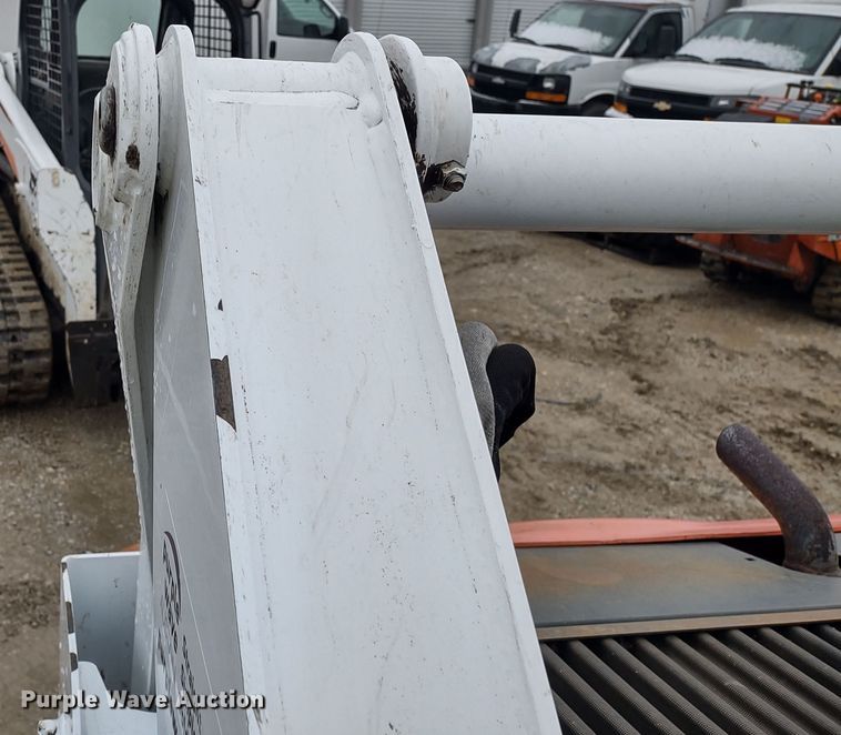 image for item DR8185 2013 Bobcat S530  skid steer loader