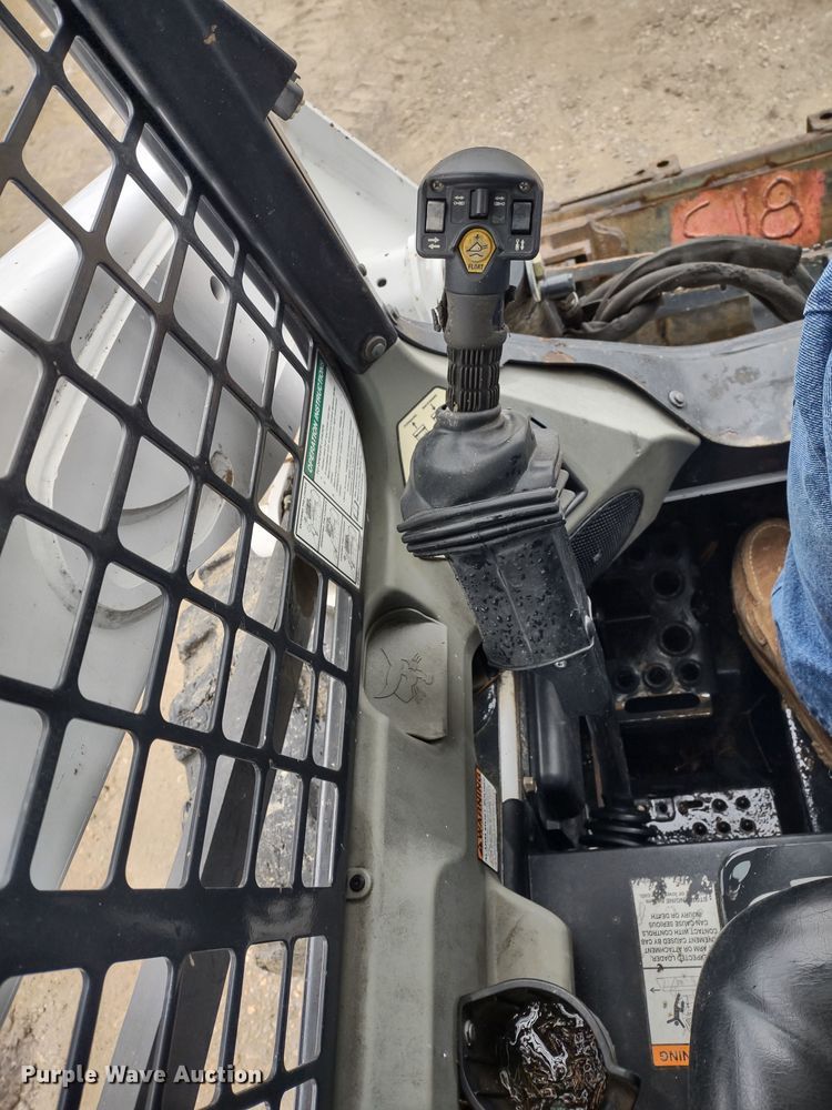 image for item DR8185 2013 Bobcat S530  skid steer loader