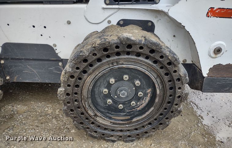 image for item DR8185 2013 Bobcat S530  skid steer loader