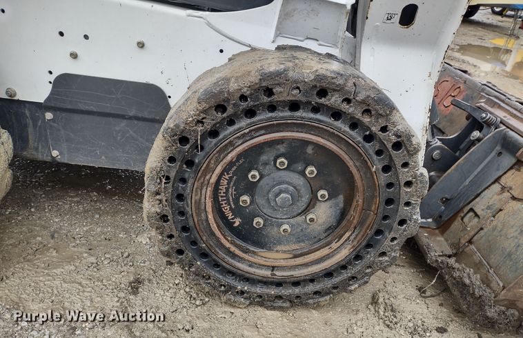 image for item DR8185 2013 Bobcat S530  skid steer loader