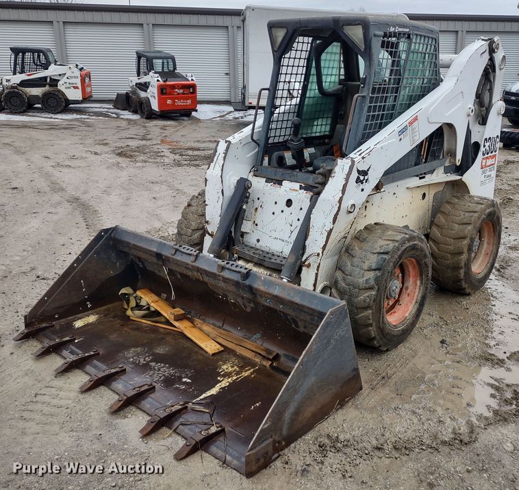 image for item DR8186 2007 Bobcat S300  skid steer loader