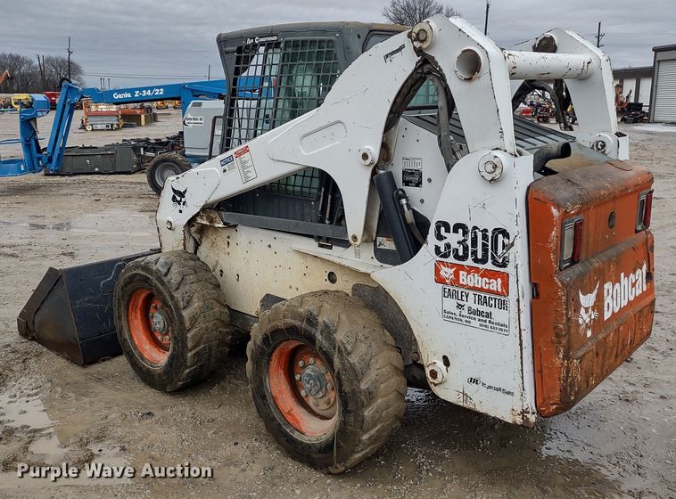 image for item DR8186 2007 Bobcat S300  skid steer loader