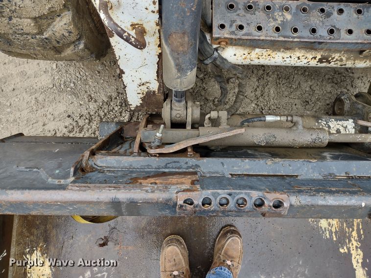 image for item DR8186 2007 Bobcat S300  skid steer loader