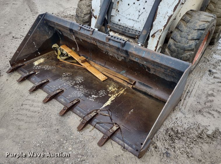 image for item DR8186 2007 Bobcat S300  skid steer loader