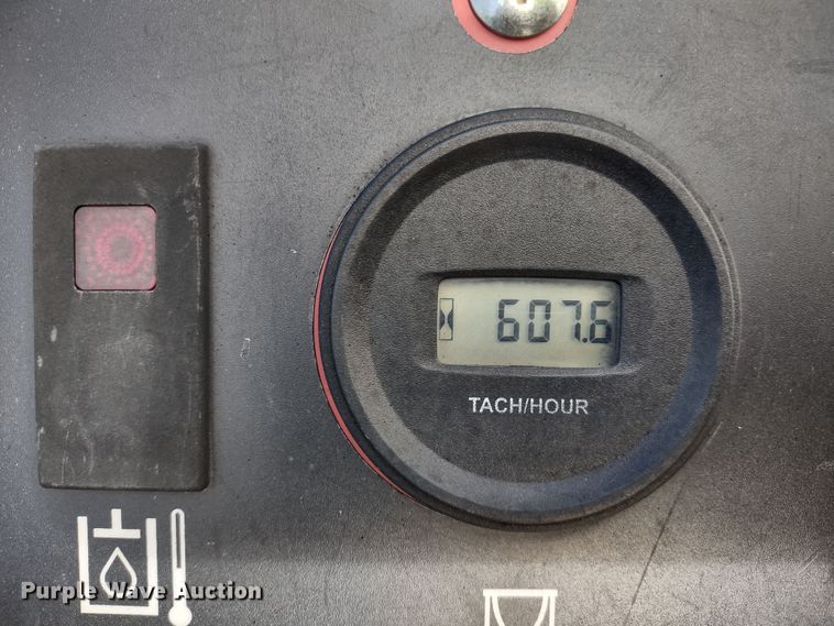 image for item DR8190 Toro Dingo TX427  compact utility loader