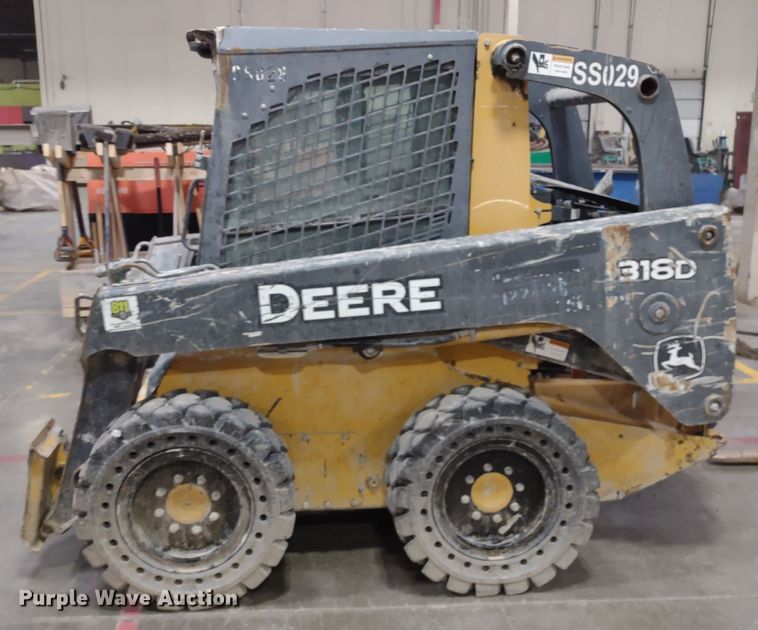 image for item DR8241 2011 John Deere 318D  skid steer loader