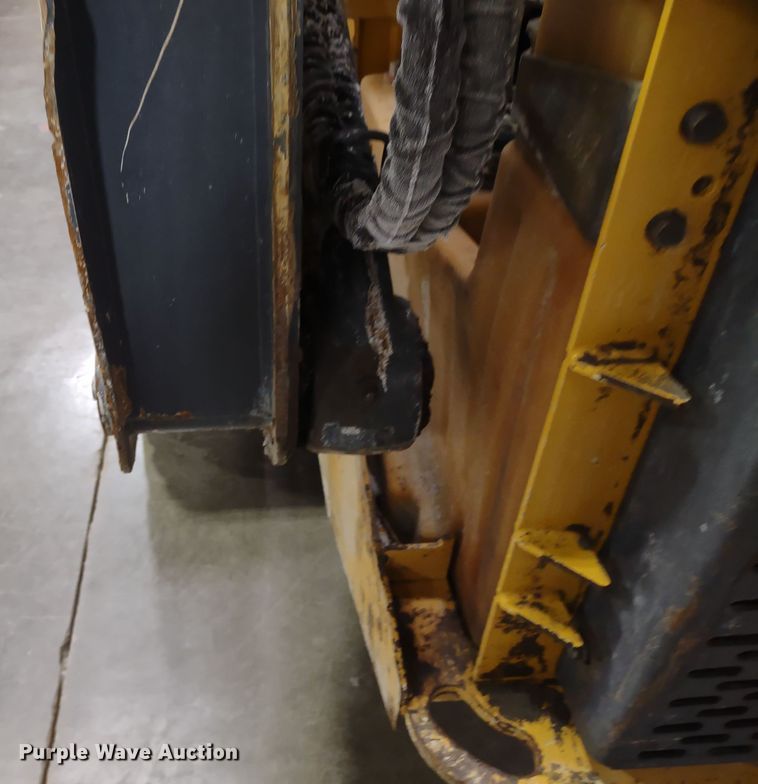 image for item DR8241 2011 John Deere 318D  skid steer loader