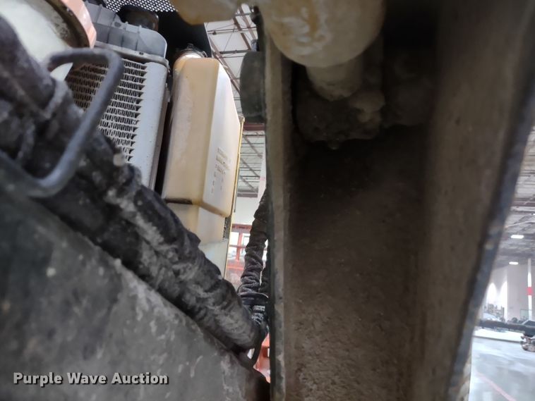 image for item DR8241 2011 John Deere 318D  skid steer loader