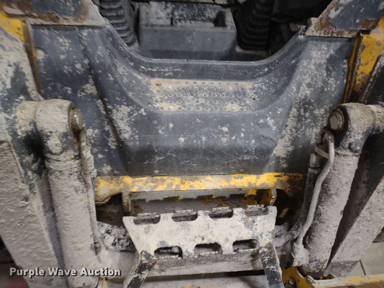 image for item DR8241 2011 John Deere 318D  skid steer loader