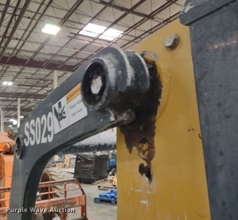 image for item DR8241 2011 John Deere 318D  skid steer loader