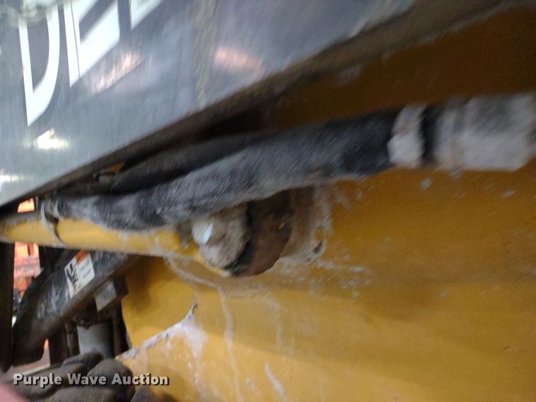 image for item DR8241 2011 John Deere 318D  skid steer loader